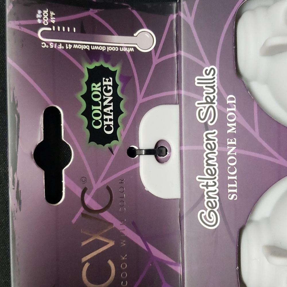 CWC Cook with Color "Gentlemen Skulls" Silicone Molds - Picture 2 of 8